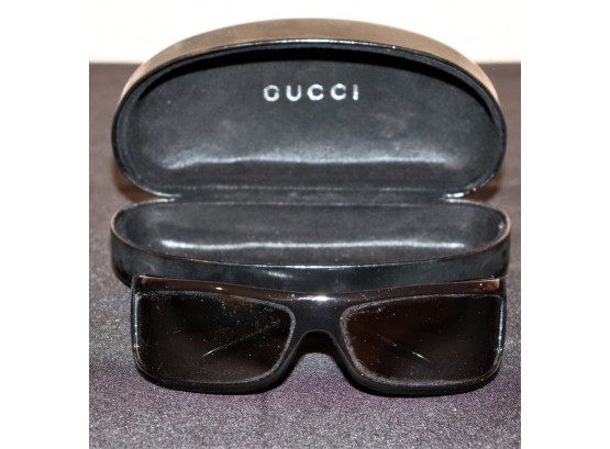 Gucci Womens Designer Sunglasses With Hard Cover Case