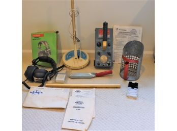 Vintage Coinmaster 6 DB Metal Detector With Accessories