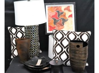 Decorative Items Includes A Beautiful Table Lamp. Pretty Pillows, Decorative Plates & Extra Shade