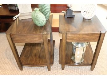Pair Of End Tables Includes Lamps & Decorative Vases
