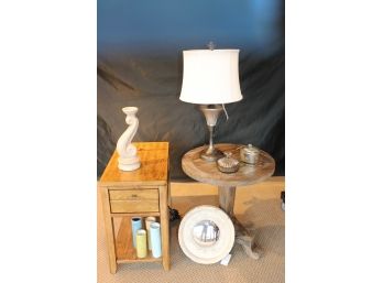 Round Table With Lamp, Small Table With Charging Station & Mirrors