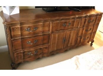 Vintage Ladies Triple Dresser With 7 Drawers & 2 Cabinets With 2 Pull Out Shelves