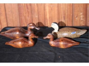 Collection Of Carved Wood Duck Decoys Includes Herb Daisy Jr. Chincoteague Mallard Hen