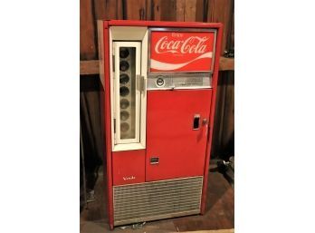 Vintage 70s Style Coca - Cola Machine From The Vendo Company Kansas City