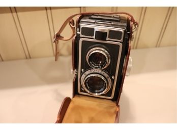 Vintage IKOFLEX Box Camera In Very Nice Leather Case