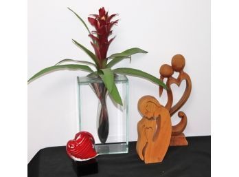Carved Wood Lovers Art Sculptures With Blown Glass Heart Floral Centerpiece By Badash