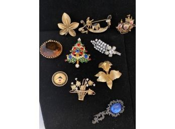 Assortment Of Nine Vintage Costume Pins