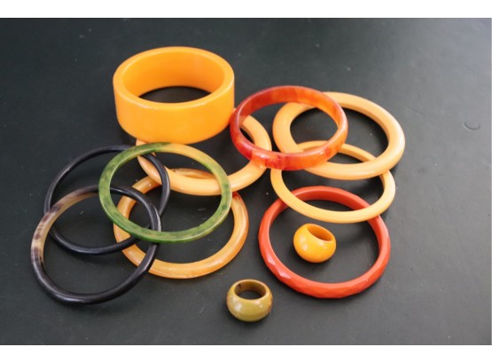 2 Rings And 10 Medium Sized Vintage Bangle Bracelets In Bakelite & Plastic
