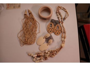 Wooden Vintage Unused Costume Jewelry  2 Necklaces, 2 Earrings & Bracelet
