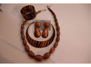 Tortoise Shell & Wooden Vintage Unused Costume Jewelry  2 Necklaces, Bracelet & Earrings