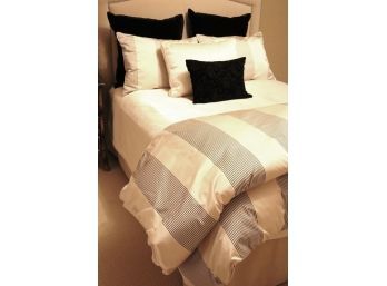 Queen Size Hudson Park Bloomingdales Bedding Includes Comforter, Pillow Cases, Quilt Is By Hudson Park