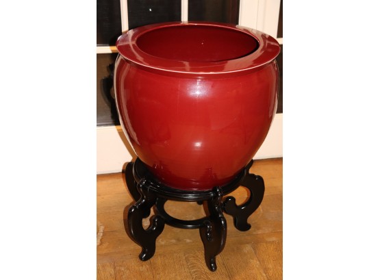 Large Oxblood Urn On Wood Stand In Very Good Condition