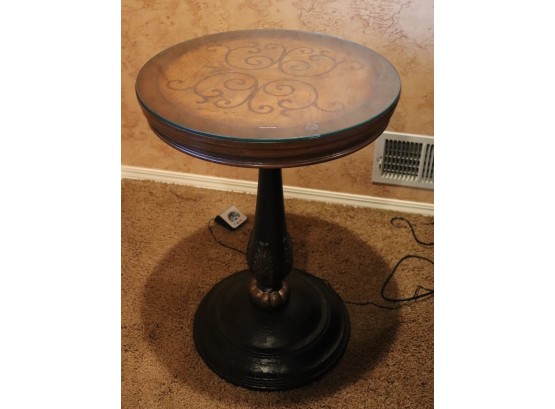 Round Inlaid Accent Table With Glass Top