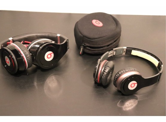 2 Pairs Of Beats Headphones Include 190003-00 Includes One Wire