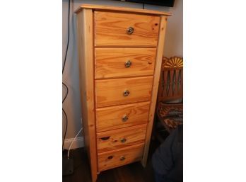 Tall Pine Dresser, Nice Quality Craftsmanship In Good Condition