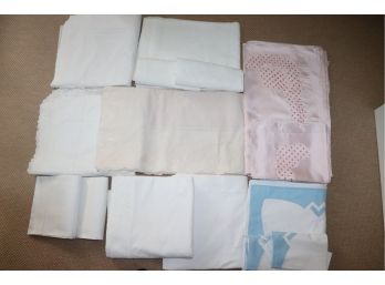 Fine Quality Hand Crafted Linen As Pictured, Assorted Items Including Hand Towels & Bed Linens