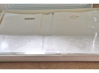 Vintage Preziosi Ricami Peril Vostro Corredo, 100  Pure Cotton Table Cloth Set Like New In Box