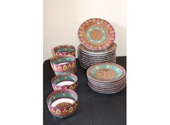 Collection Of Artistic Accents Includes 11 Large Plates, 7 Smaller Plates, 6 Bowls Very Pretty Set