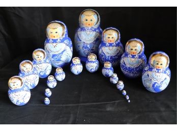Large Beautiful Hand Painted Russian Stacking Doll Signed By Artist Opens Up To 20 Pieces