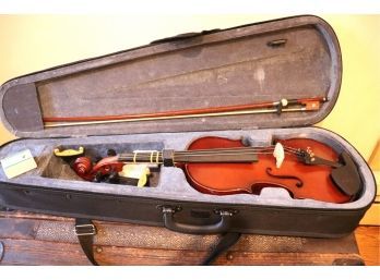 Violin In Very Clean Condition With Chin Rest, Shoulder Piece & Bow, Comes With A Solid Case