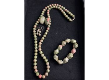 Vintage Green And Pink Unakite Jasper Necklace, Bracelet, And Two Pairs Of Earrings