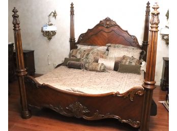 King Size Home Meridian International, King Size 4 Poster Bed With 85'w X 89'd X 85'h, With King Size Bedding