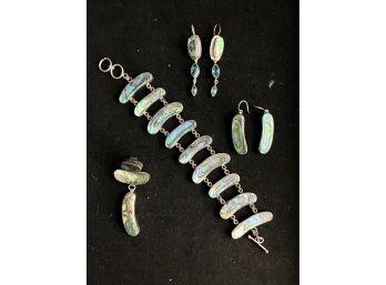 Pretty Four Piece Jewelry Set Of Sterling And Abalone