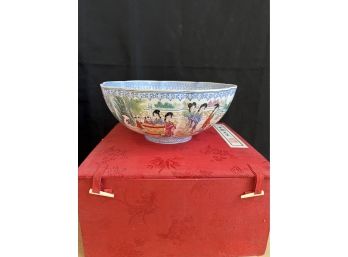 Magnificent Chinese Eggshell Thin Porcelain Bowl With Hand Painted Garden Scenes & Courtiers