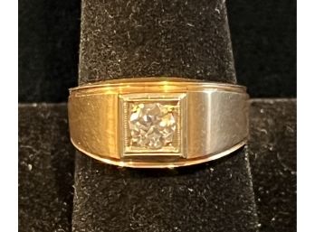 14K YG Men's Diamond Ring, Very Lively Larger Diamond Size 10