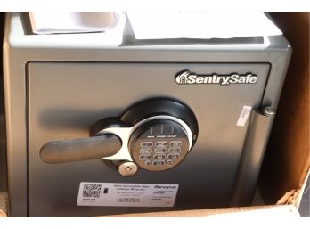 New In Box Sentry Safe Fire Safe Model SFW123GDC