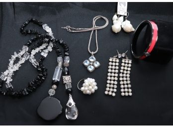 Assorted Lot Of Women's Jewelry: Black And Clear Beaded Necklace, Earrings, Necklaces And Bracelet