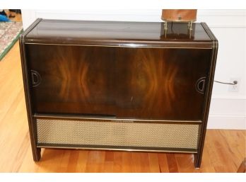 Grundig Majestic Art Deco Era Record Player Cabinet With Turntable, Radio & Assortment Of Classical Records