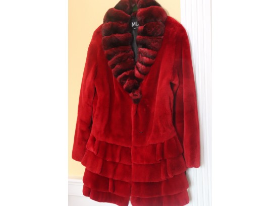 Musi Designer Sheared Beaver Coat With A Dyed Chinchilla Collar Size Small/Medium, A Stunning Piece