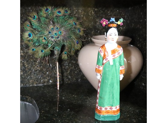 Pretty Asian Geisha Statue Stamped On The Bottom Pretty Peacock Feather Fan & Large Haggar Vase