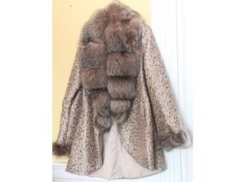 277.Beautiful Reversible Edwardian Fitted With A Slight Flare Size Small Fur Collar As Pictured!