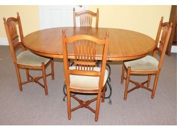 Ethan Allen Round Farm Style Dining Table Opens To An Oval With Extension, Includes 4 Chairs