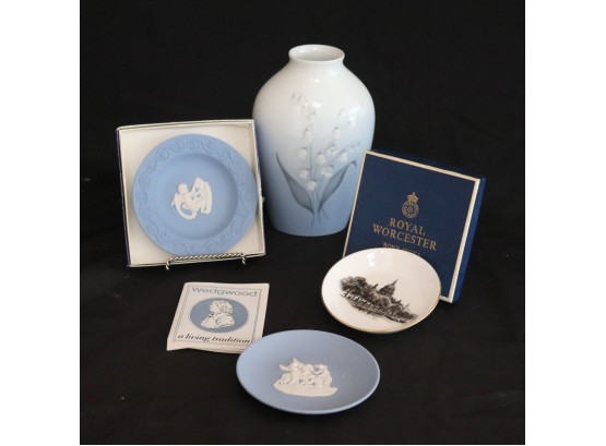 Royal Worcester St. Pauls Cathedral Mini Plate & Wedgwood Queen Elizabeth 2 B&At Denmark 57/239 Vase