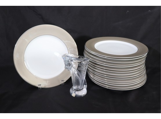 16 Dinner Plates From Crate & Barrel Like New/Unused Contemporary Design & Vannes Collection Crystal Vase