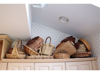 1.Large Collection Of Woven And Wicker Baskets As Pictured In Assorted Sizes! Great For Gift Baskets