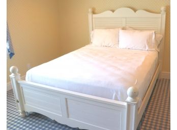 Fabulous Lexington Furniture Queen Size Bed With Stearns & Foster Mattress In Very Good Condition