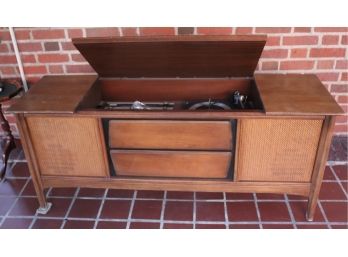 Vintage 1960s Fisher Stereo Cabinet With Built In Speakers