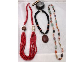 Lot Of Funky Costume Necklaces & Bracelets In Modernist & Ethnic Styles