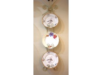 Decorative Wire Metal Wall Hanging Plate Rack With 3 Fine Porcelain Plates