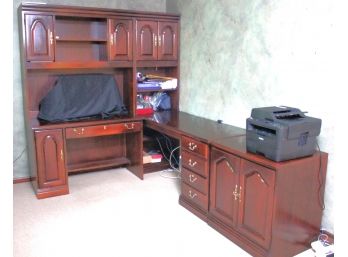 Oversized Executive Traditional Style Desk With Hutch & Accessories