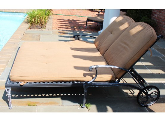 Outdoor Cast Aluminum Double Chaise Needs Sanding & New Paint As Pictured