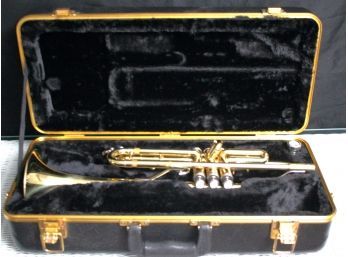 Bach Trumpet With Hard Case - ID 316538 Includes Mouthpiece Overall Good Condition For Age As Pictured