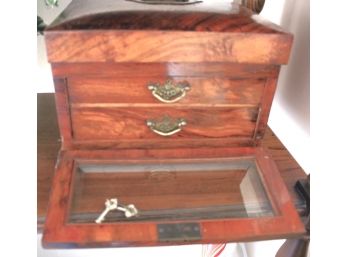 .Vintage Highly Grained Wood Jewelry Box With A Velvet Liner Looks Like Walnut Really An Amazing Piece