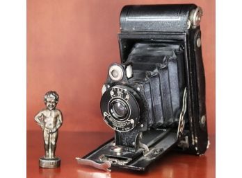 Vintage Eastman Kodak Camera 29165 As Pictured & Miniature Bruxelles Figurine