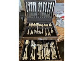 LUNT MODERN VICTORIAN STERLING SILVER FLATWARE 123 PC'S - 9 PC SERVICE FOR 12