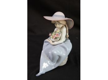 Lladro Figurine 'Fragrant Bouquet' 5862 With Markings On Bottom